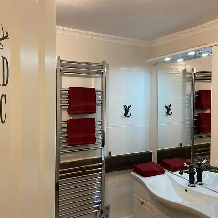 Schlossberg, Hirsch Apartment *