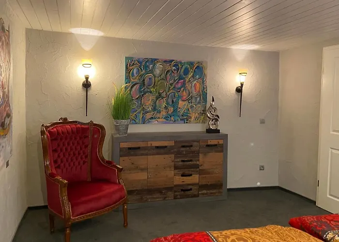 Schlossberg, Hirsch Apartment *