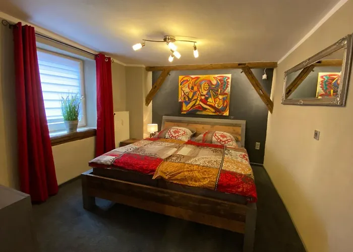 Schlossberg, Hirsch Apartment *